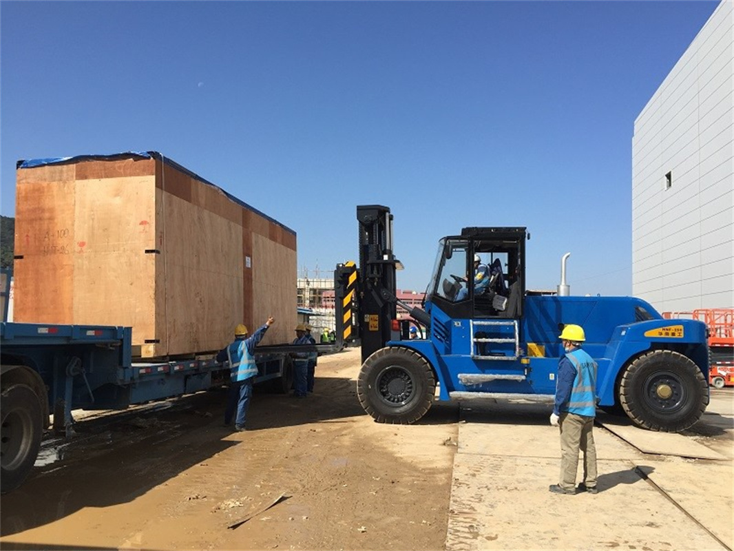 蘇州設(shè)備吊裝，搬運(yùn)，移位，廠房搬遷_叉車(chē)出租